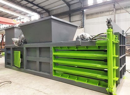 Hydraulic baler machine