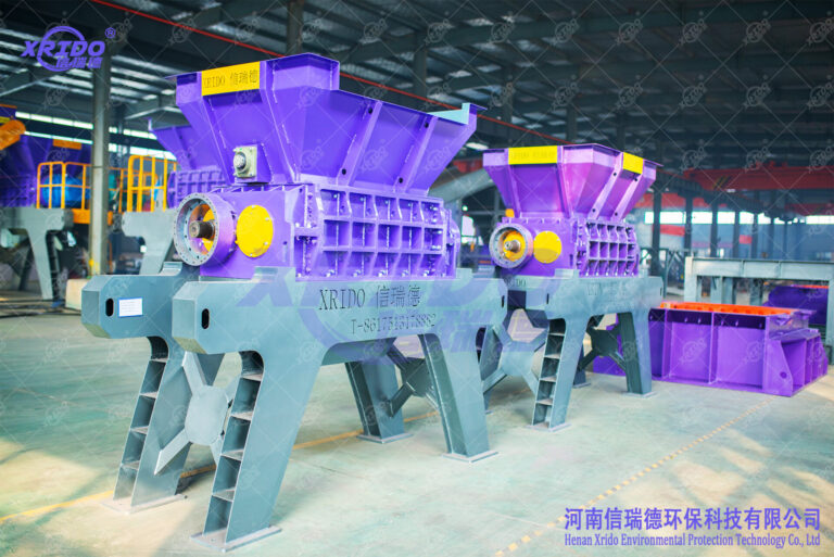 High-speed old clothes shredders